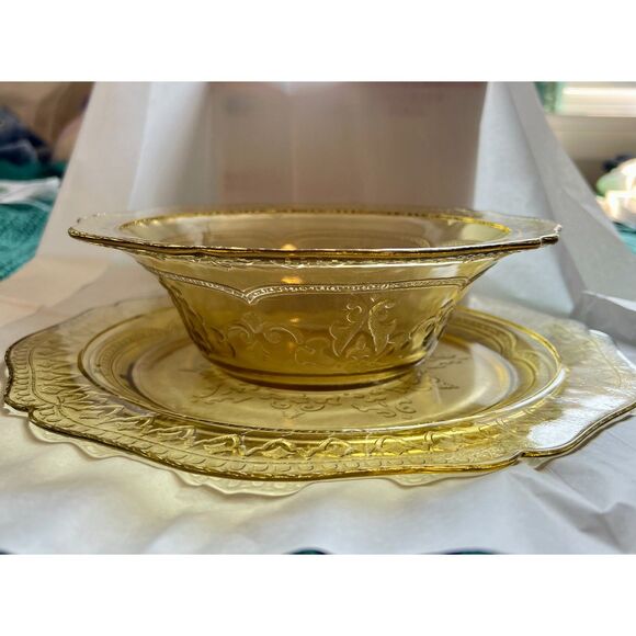 Federal Glass Patrician Spoke Plates - Picture 5 of 5